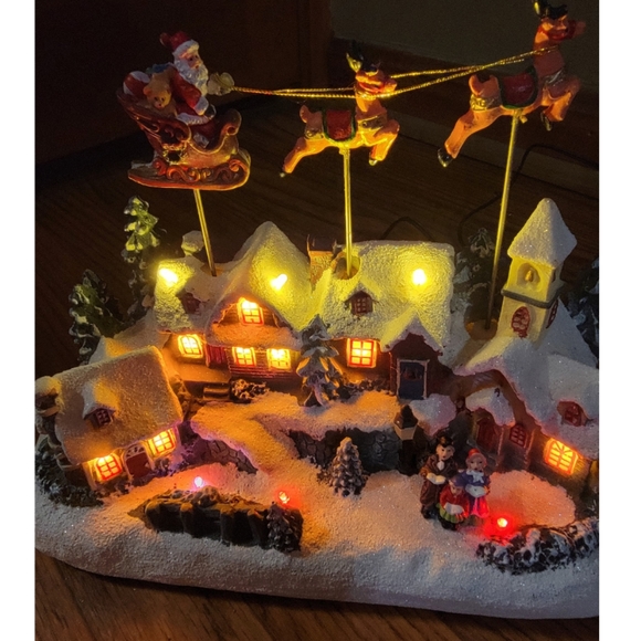 Animated Santa & Reindeer Christmas Village - Picture 6 of 13
